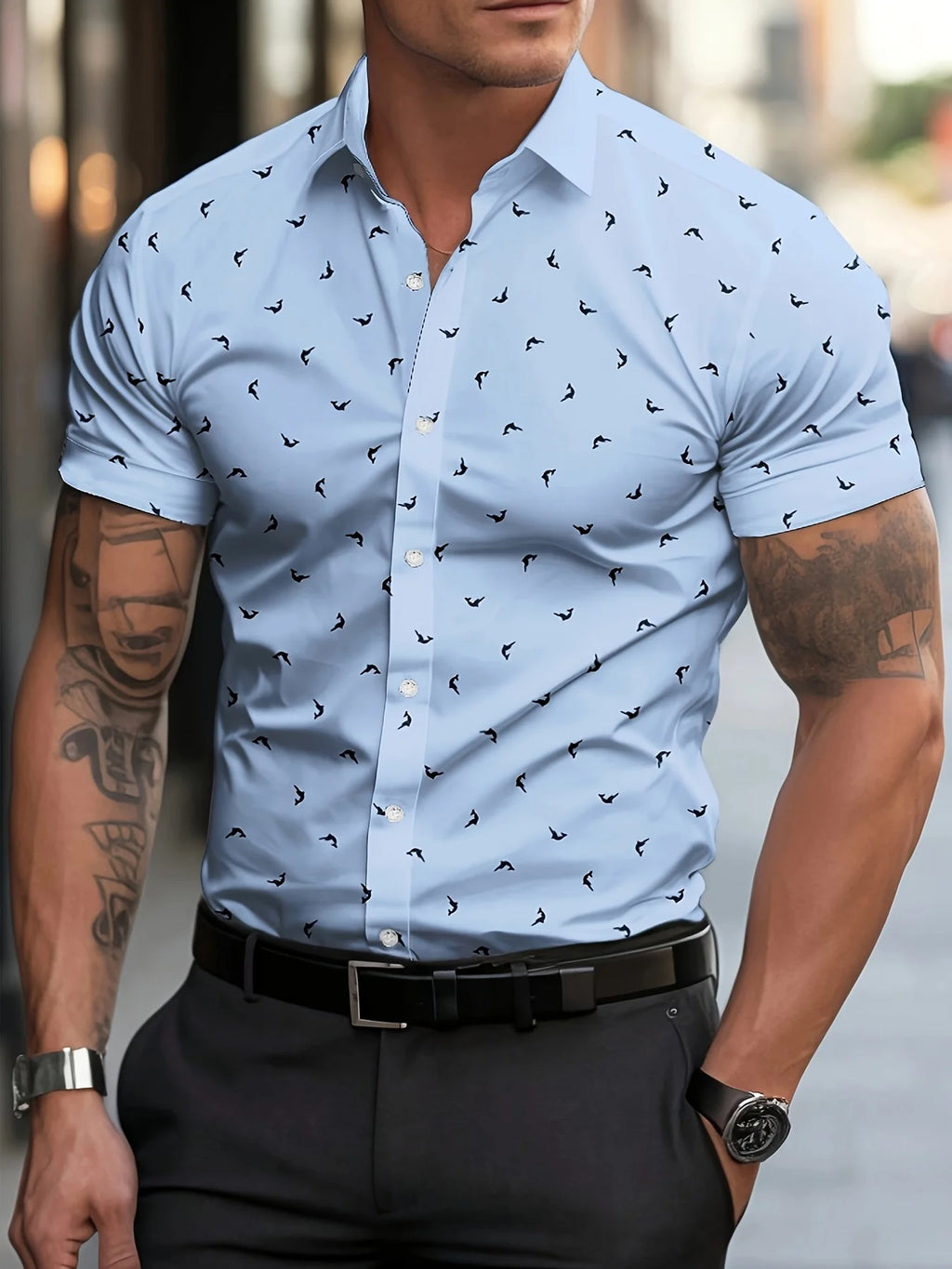Chemise décontractée à manches courtes pour hommes – Tissu léger et respirant d'été avec imprimé poisson bleu vibrant, col pointu classique