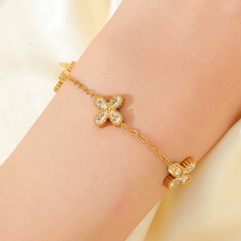 Bracelet en acier inoxydable 316L avec nœud papillon et zircon.