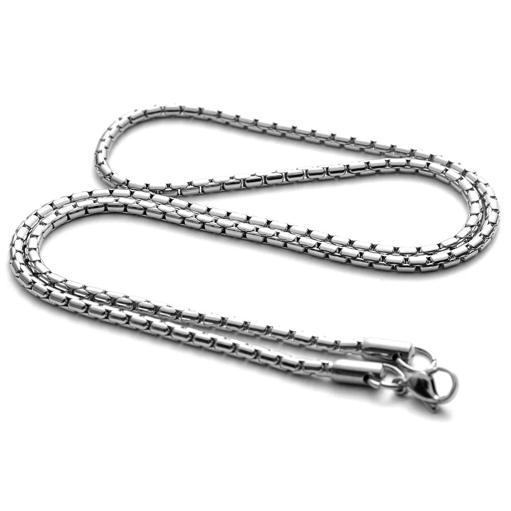 Collier avec pendentif en métal pour hommes inoxydable.
