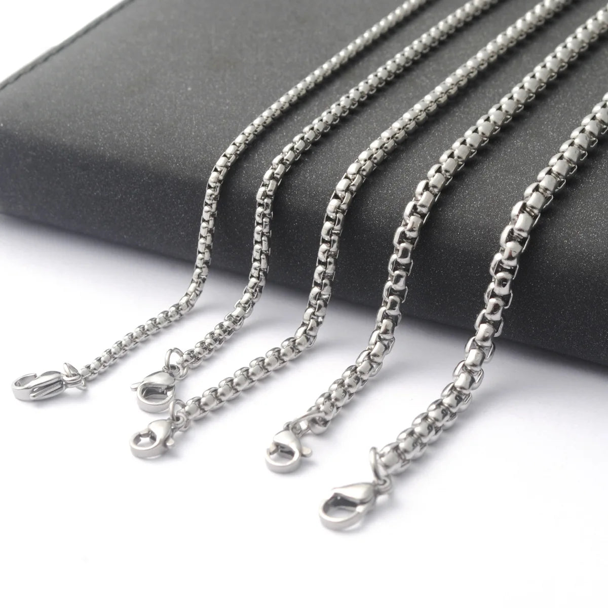 Collier chaîne à maillons en acier inoxydable 316L pour hommes.