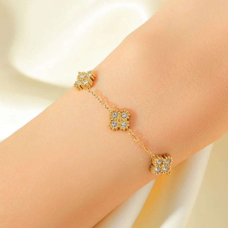 Bracelet en acier inoxydable 316L avec nœud papillon et zircon.